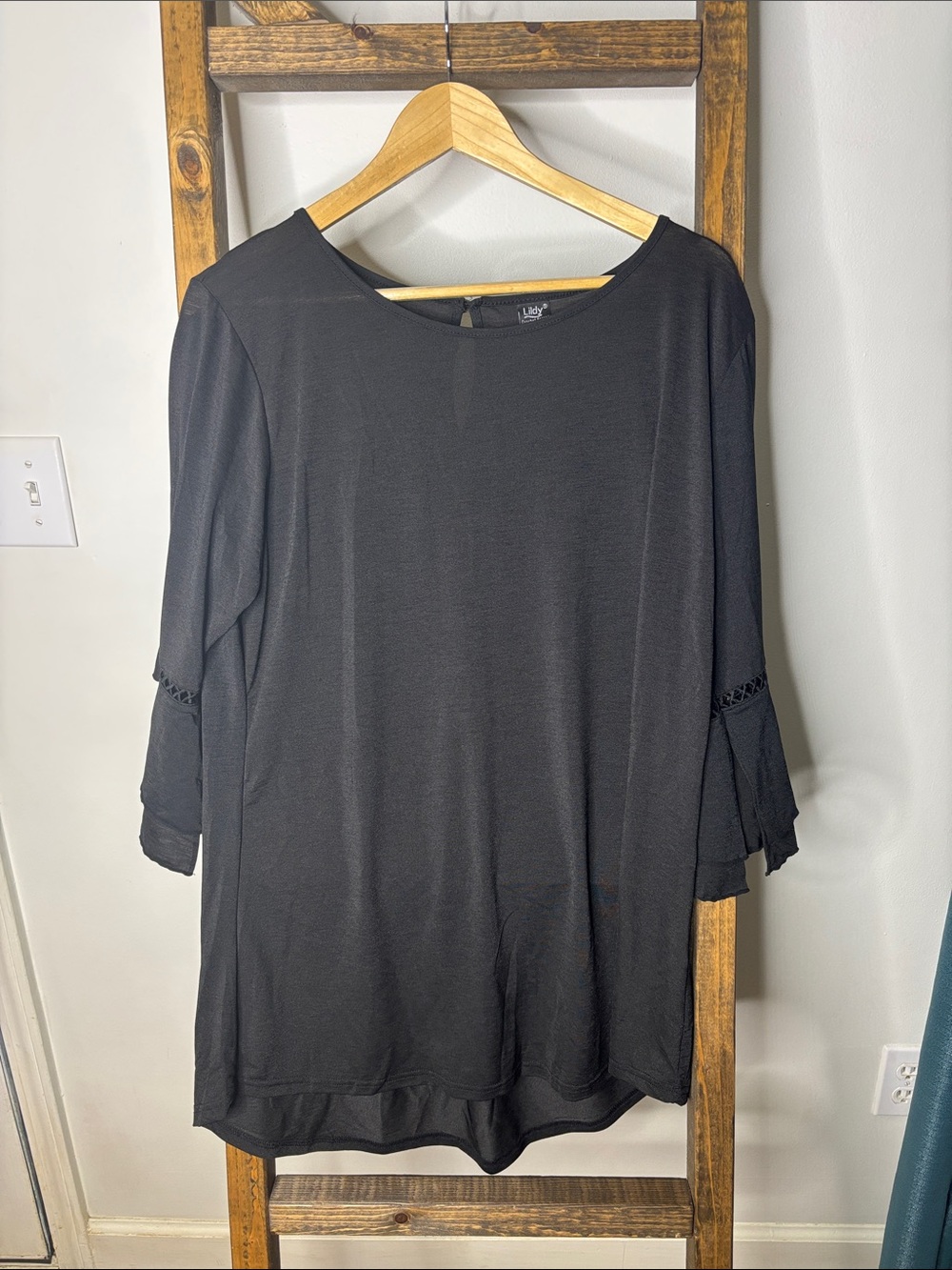Lildy Women's Black Long-Sleeve Tunic Top with Decorative Sleeve Size L/Xl